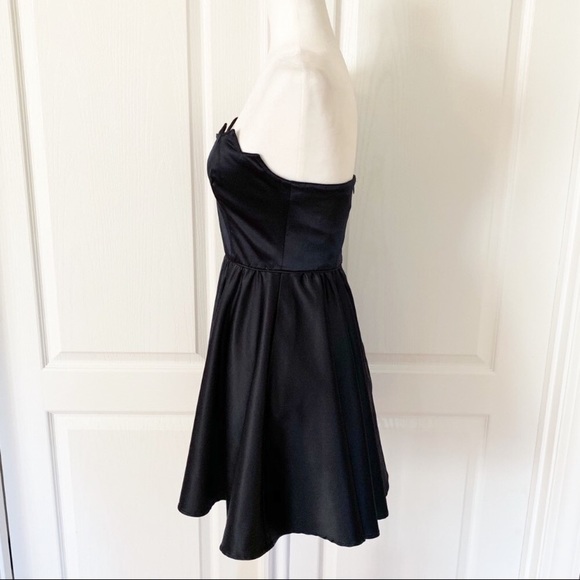 Nasty Gal keepsake satin strapless dress sz. 6 - Picture 8 of 8